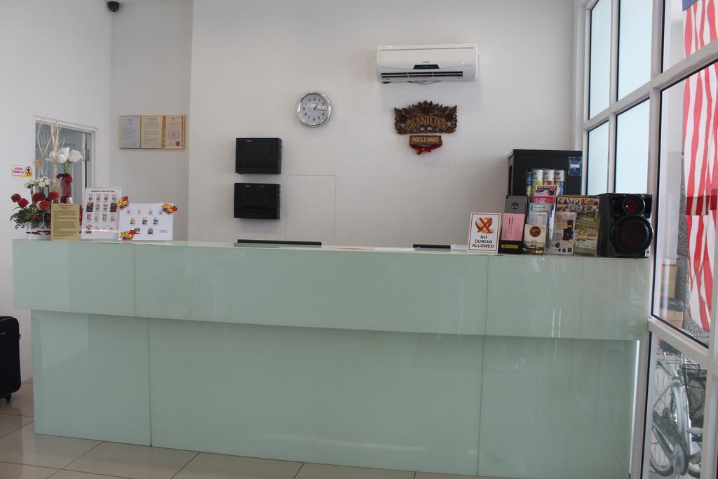 Grand Inn Hotel - Macalister Road Τζωρτζ Τάουν Εξωτερικό φωτογραφία